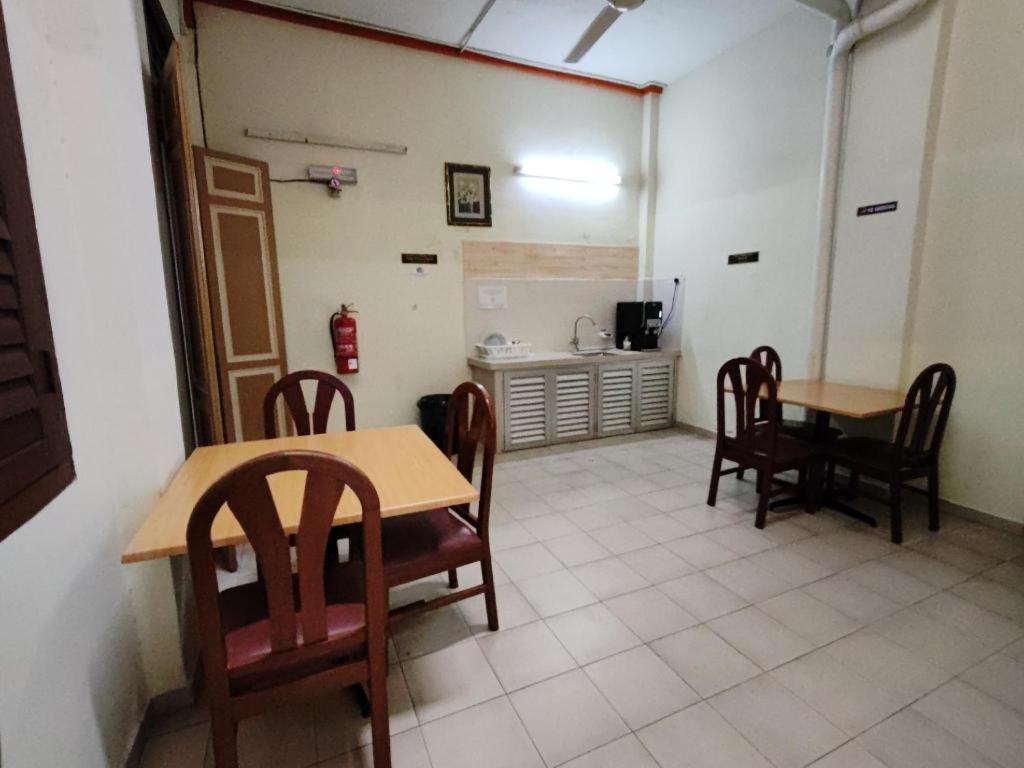 Old Penang Hotel - Trang Road George Town Buitenkant foto